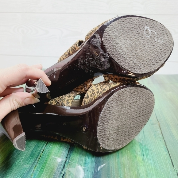 Michael Kors Leopard Heels - Picture 7 of 10